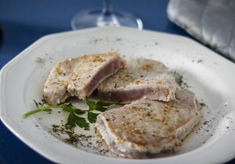 Lomos de atún especiados